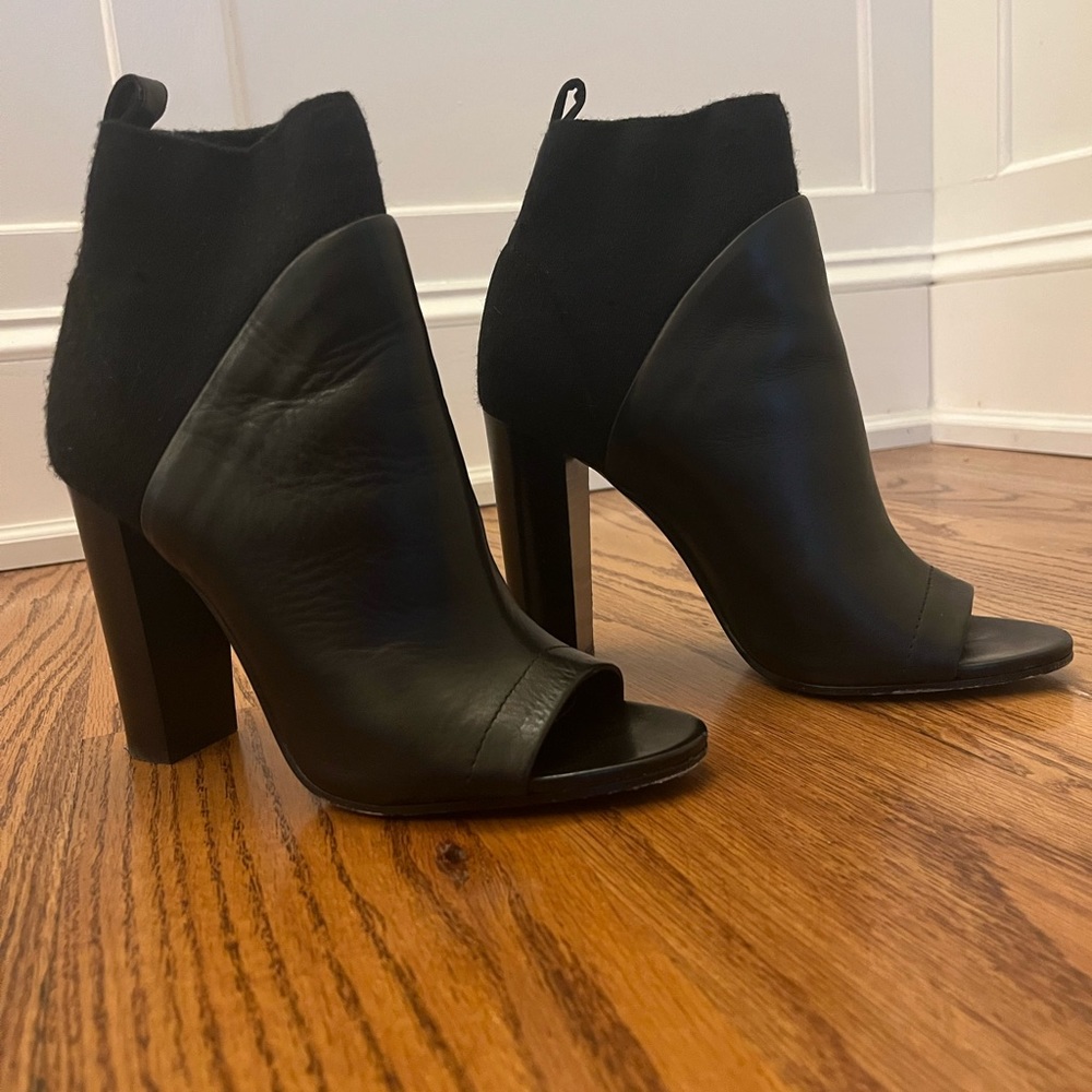 Vince heeled boots : Size 8